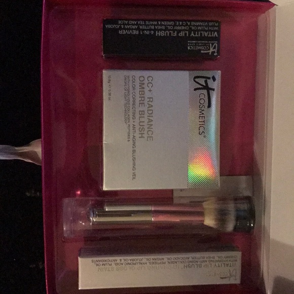 Makeup - Picture 2 of 3